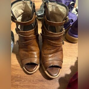 Freebird Carter 7 Brown Leather Peep-Toe Ankle Boots